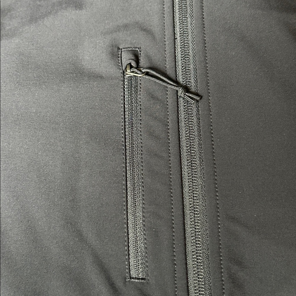 The North Face Men’s Black Full-Zip Stretch Jacket - Picture 9 of 11